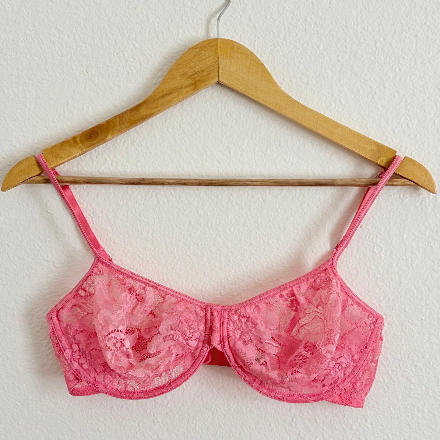Early 2000s Victorias Secret Pink lace bra